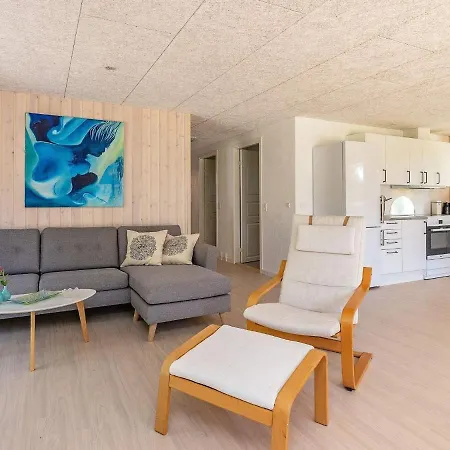 6 Person In Laeso-by Traum * Laeso